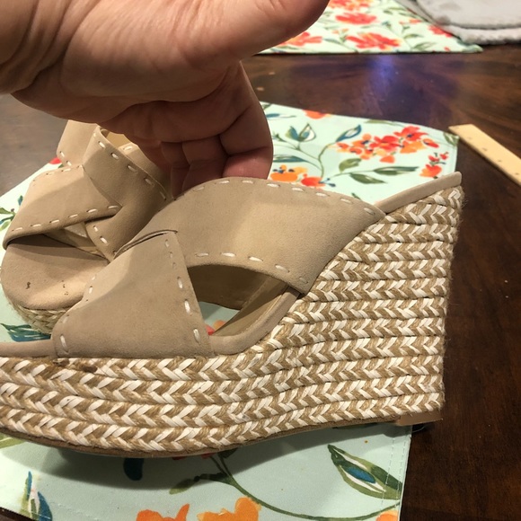 Guess Tan & White Woven Wedge Slide Sandals- 9 1/2 - Picture 4 of 12